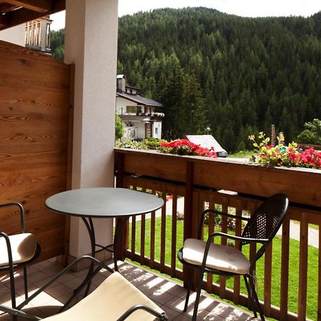 Ciasa Anteriol Aparthotel San Cassiano  Buitenkant foto